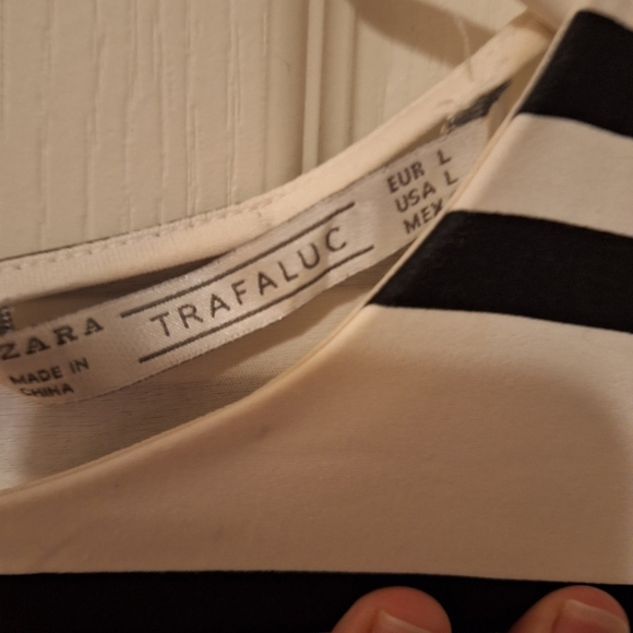 Zara Trafaluc Black and White Crop Bell Sleeve Top Large - Picture 5 of 8